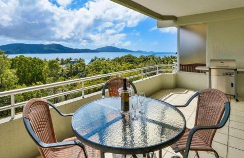 Hamilton Island Apartment | Poinciana Lodges - Ocean Views