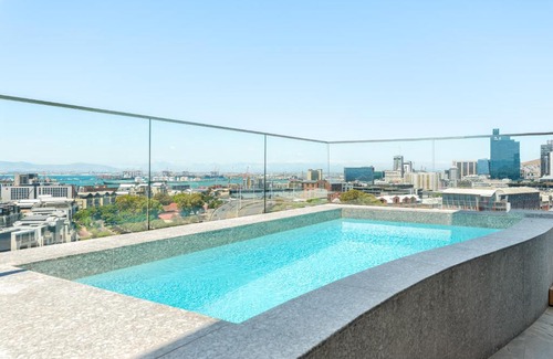 Green Point Apartment | Point Break Penthouse
