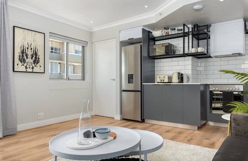 Green Point Apartment | Point Break | Table Mountain Views | Pool