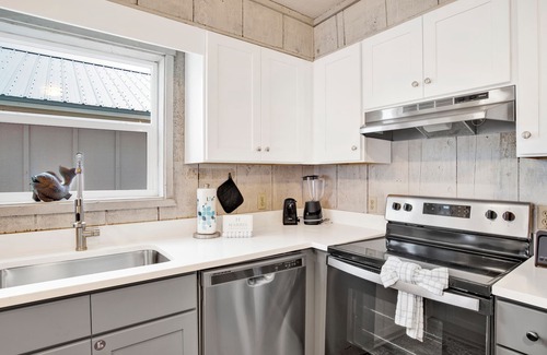 Southpointe House | Point Clear B - Beachfront Pet-Friendly Duplex