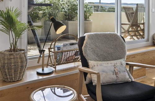 Lorne Apartment | Point Grey Apartment One - Viewpoint