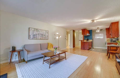 Point Loma Heights Apartment | Point Loma Retreat - 1 BD apartment with swimming pool, pool table and gym equipment.