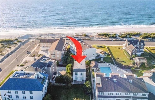 Admiral Estates House | 'Point of View' This Newly purchased and renovated single family home located in Cape May's Prestigious Poverty Beach area.