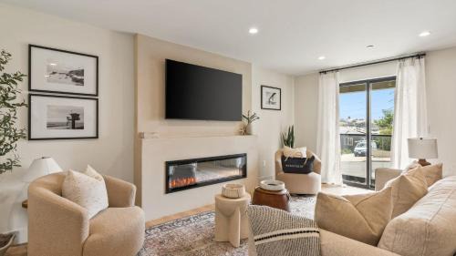 Point Loma Heights House | Point View Luxe by AvantStay 5BR Coastal Stay w En-suites Kitchen