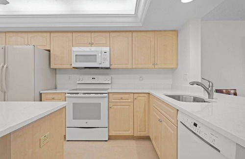 Sanibel Condo | Pointe Santo C42: Rooftop Deck w Direct Gulf Views