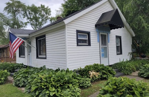 Paw Paw Lake Cottage | Pokagon Cozy Lakeview Cottage