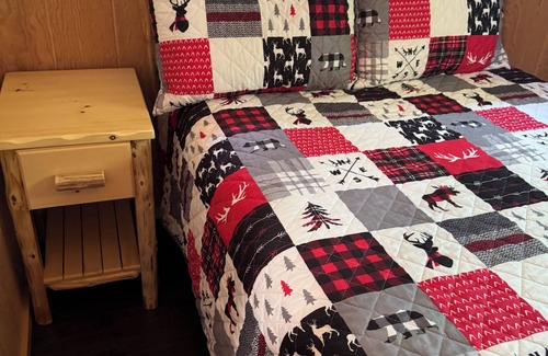 Inlet Cabin | Polar Bear Cabin at The Bears Cottages