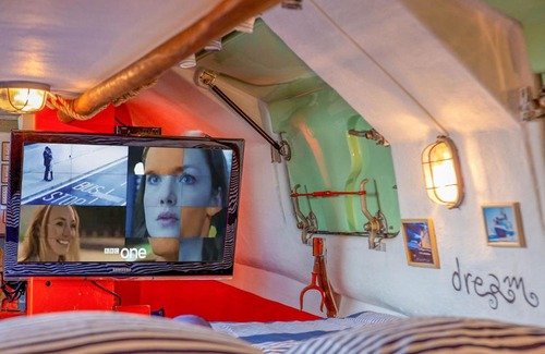 Monnickendam Boat Rental | PolarStern - unique boatstay!