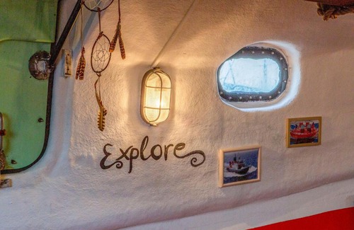 Monnickendam Boat Rental | PolarStern - unique boatstay!