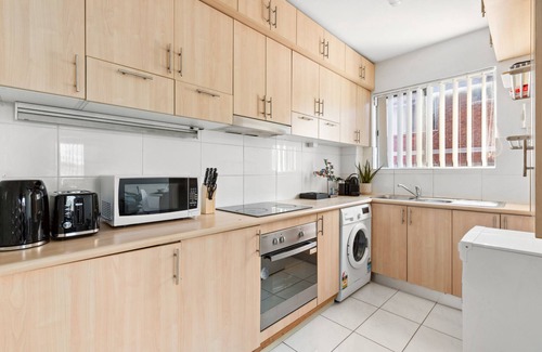 Parramatta Apartment | Polished 2-Bed Unit in the Heart of Parramatta