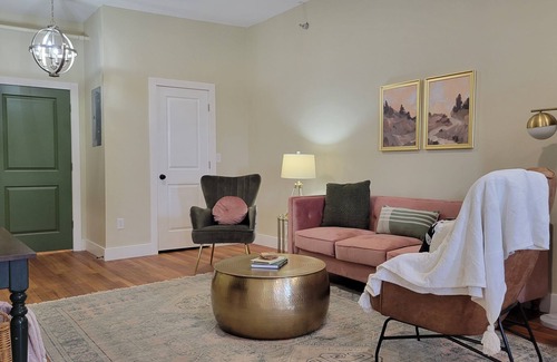 Laurel Condo | Polly at the Laurel Lofts
