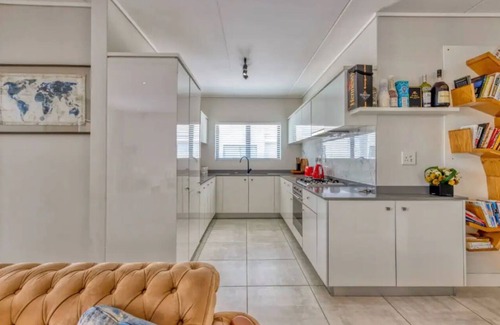 Greater Johannesburg Metropolitan Area Apartment | Polofields waterfall Home away from home apartment - Fili