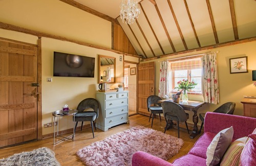 Abbess Roding Cottage | Pond Cottage, Egerton