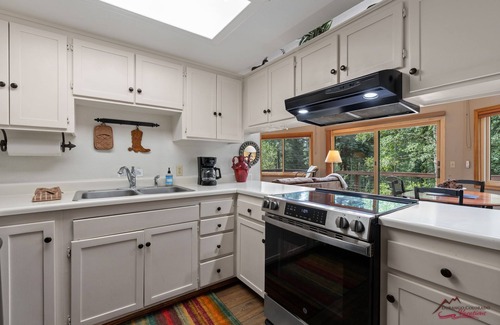 Purgatory House | Pond Out Back, Privacy, Great Deck!