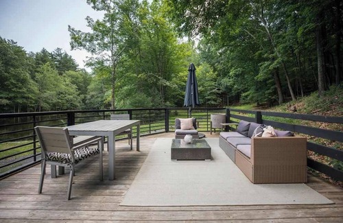 Saugerties Cottage | Pond & Sauna at Black Ridge Cottage in Woodstock