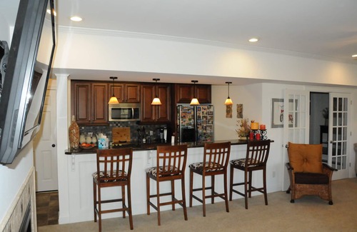 Green Acres House | Pond View Retreat: Your Ultimate Athens Getaway Minutes To Sanford Stadium