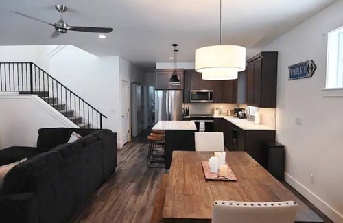 Ponderay House | Ponderay Cottage