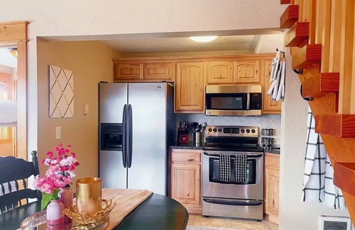 McCall Condo | Ponderosa Paradise - NEW w/King Bed! Pets OKAY
