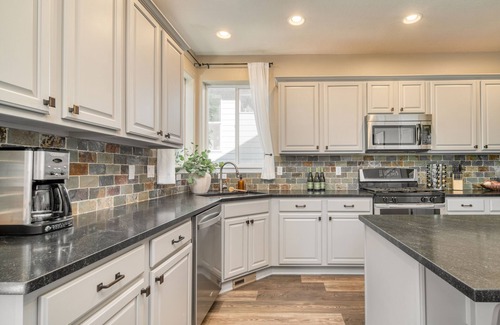 Mountain View House | Ponderosa Pines by AvantStay | Family Friendly, 10 mins from Central Bend