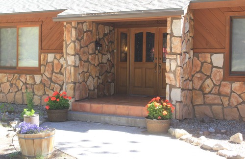 Ponderosa Pines House | Ponderosa Pines Lodge, Beautiful and Spacious Home, Pet friendly, sleeps 13