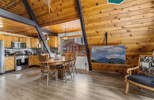 Kachina Village House | Ponderosa Surrounded A-Frame, Private Hiking Trail, Hot Tub, Fire Pit, Sleeps 6!