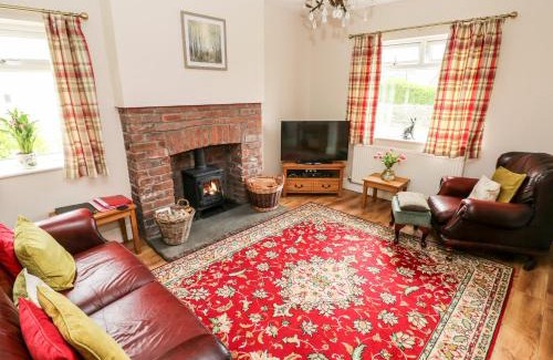 Ammanford House | Pondfield Gate