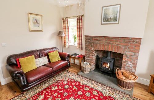 Ammanford House | Pondfield Gate