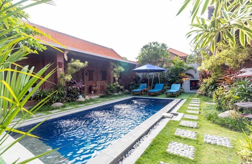 Batu Bolong House | Pondok Juli Canggu