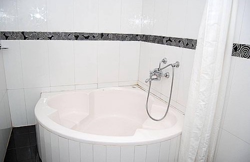 Stone House Area Hotel | Ponmari Residency