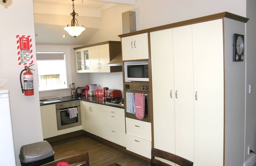 Ponsonby House | Ponsonby Manor