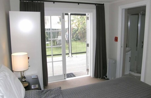 Ponsonby House | Ponsonby Manor