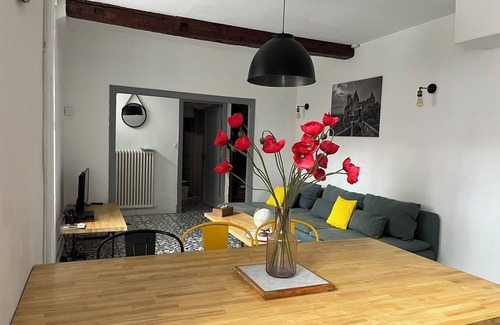 Carcassonne House | Pont Vieux house with parking space at the foot of the medieval city