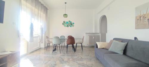 Quartiere XXXIII Lido di Ostia Ponente Apartment | Pontile di Ostia Rutilio Namaziano Flat