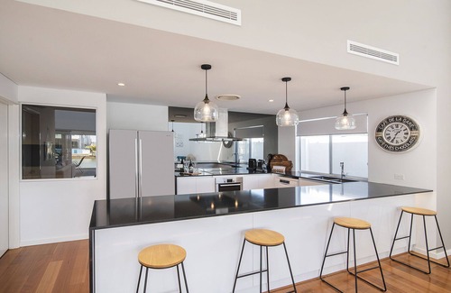 Geographe House | PONTOON PARADISE - Direct Waterfront