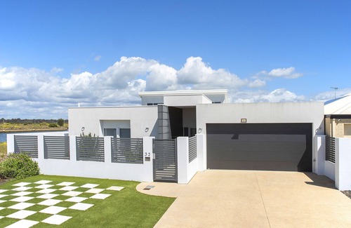 Geographe House | PONTOON PARADISE - Direct Waterfront