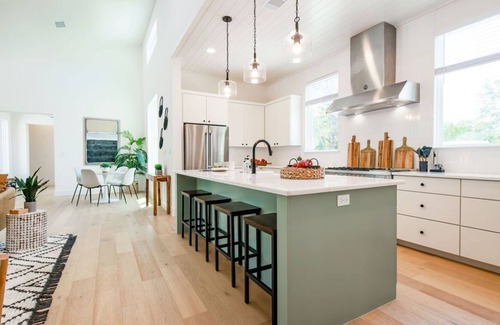 Aqua Monte House | Pool | 11 Beds | Sleeps 15 - WalkerVR Blue Water