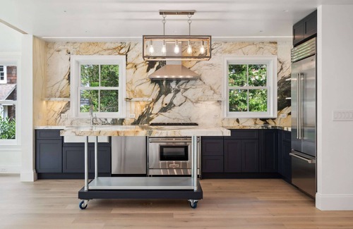 Sag Harbor House | Pool/5 min walk to Beach/Restaurants/Museums- Village House w/backyard