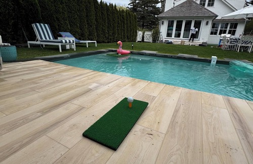 Sag Harbor House | Pool/5 min walk to Beach/Restaurants/Museums- Village House w/backyard