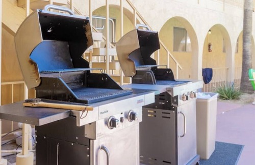 Lake Havasu City Condo | POOL*AC*BOAT PARKING*1BR*Clean Condo