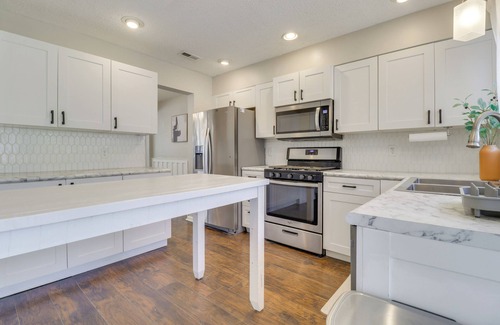 Virginia Beach House | Pool Access: Family-Friendly Virginia Beach Home!