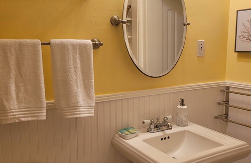 Fort Pierce House | POOL AND LAKE FARM HOUSE 20 MINUTES FROM THE BEACH
