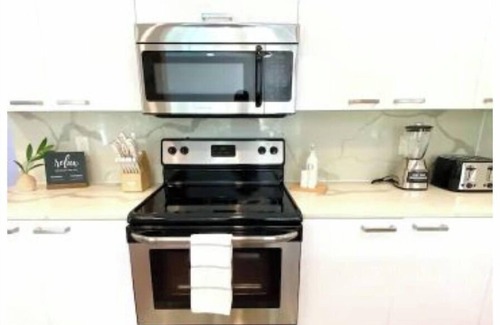 Miami Shores House | *Pool* | Close to SoBe | Wynwood | Design District