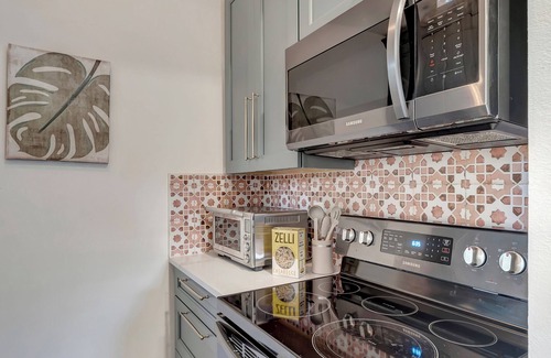 North Trail House | Pool Courtyard, patio w/fire pit, 2 mls downtown