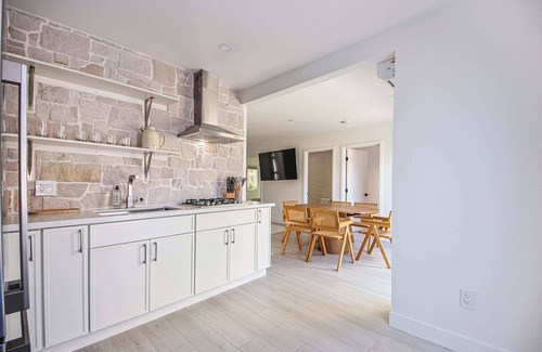 Mid City House | Pool & Fire Pit Sunny 4-Bedroom