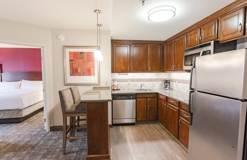 Wilmington Condo | Pool. Free Breakfast. Gym. Near Wrightsville Beach + Perfect for Groups!