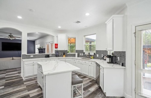 Wetmore Villa | Pool, Games & BBQ Luxury Texas Home 4 bedroom