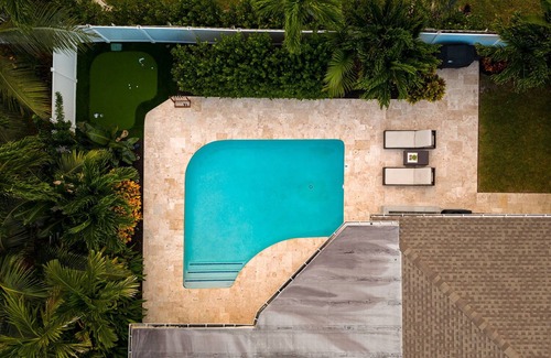 Boynton Beach House | Pool | Grateful Dead Inspired | Putting Green Fun