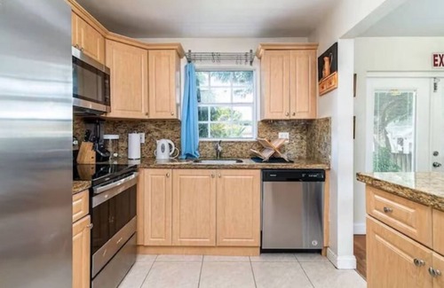 Boulevard Heights House | Pool Home 9