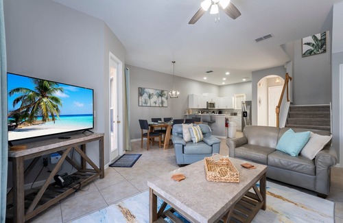 Lake Davenport Estates House | Pool Home in Gated Community Close to Walt Disney World
