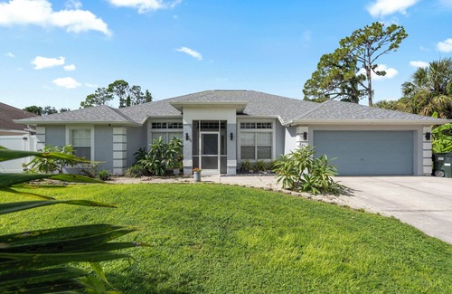 North Port House | Pool Home in SW Florida. 4 bedrooms,2 bathrooms, close to shopping and beaches.